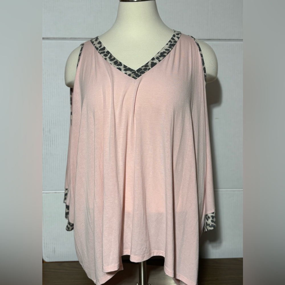ShopinLA 3Xl soft pink & leopard cold shoulder top. 62% polyester 36 ray…